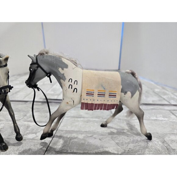 Lot of 2 Vtg 1992 Marchon Grand Champions Ranch Painted Pinto Horses Grey White‎ - Picture 3 of 9